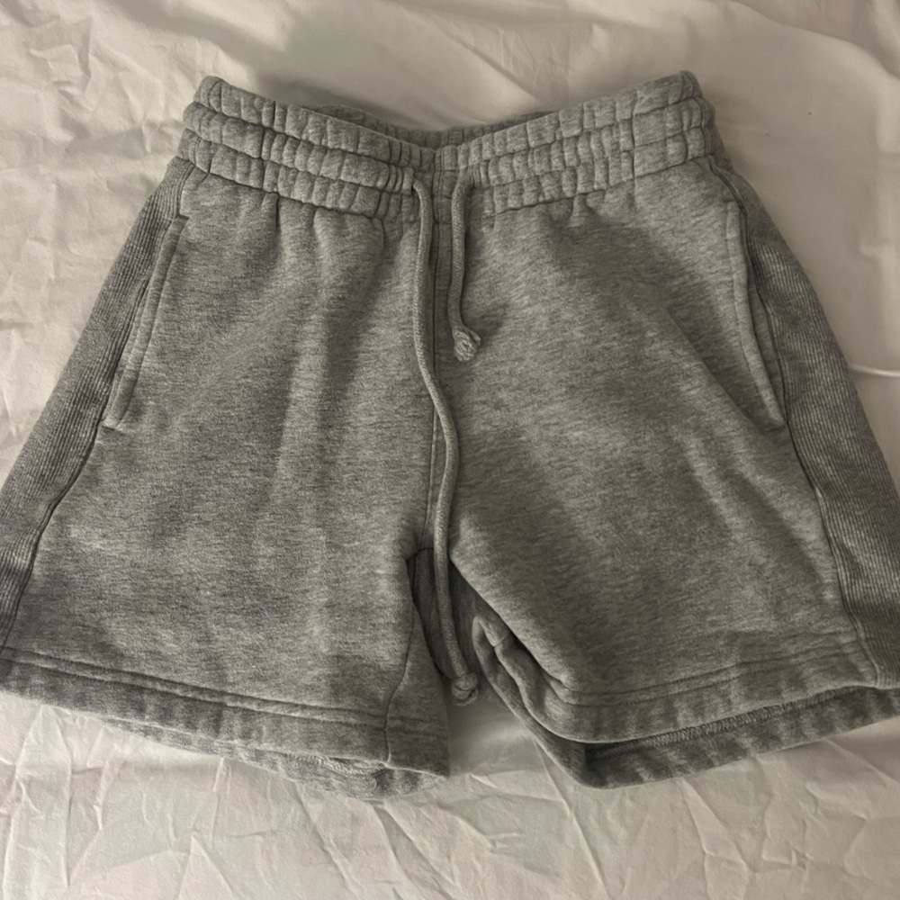 Aritzia TNA Shortd
